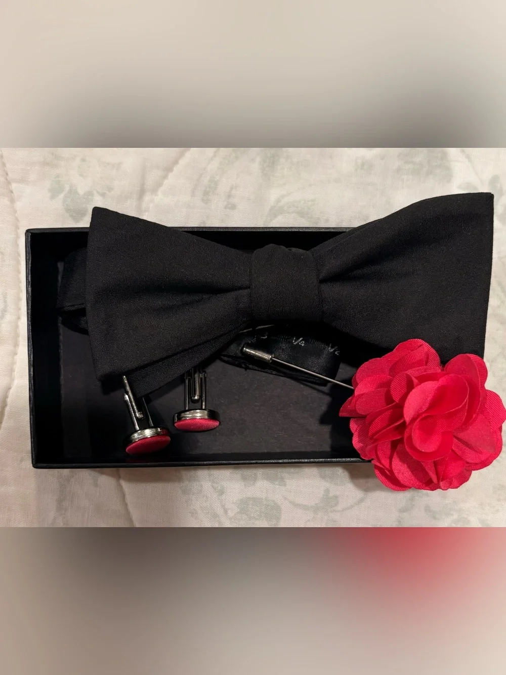 NWT Boutique Black Bow Tie Set Red Accents Formal Prom Wedding